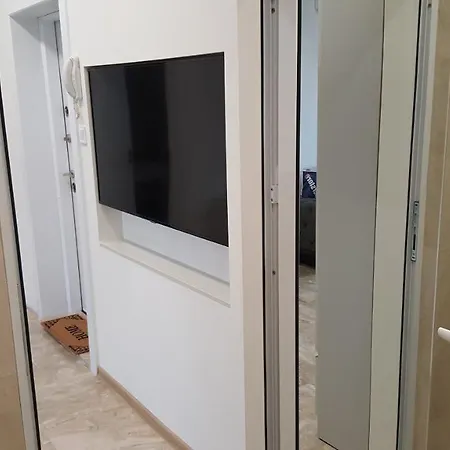 Apartment Stylish Flat - Vitosha Blvd And South Park Sofia