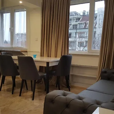 Apartment Stylish Flat - Vitosha Blvd And South Park Sofia